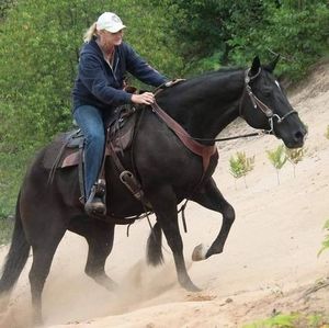Meet your Posher, Angie